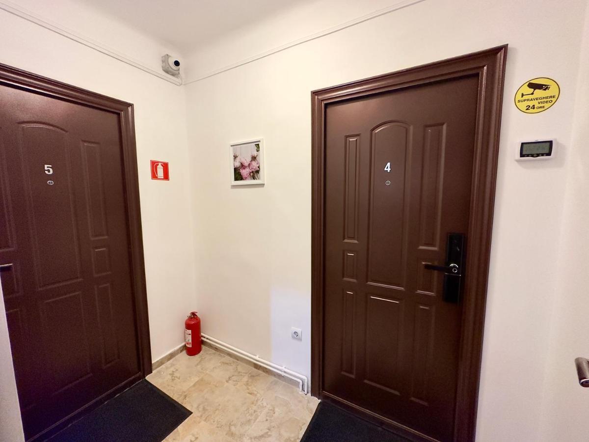 Downtown Victoria Apartments By Citybookings Bucureşti Cameră foto