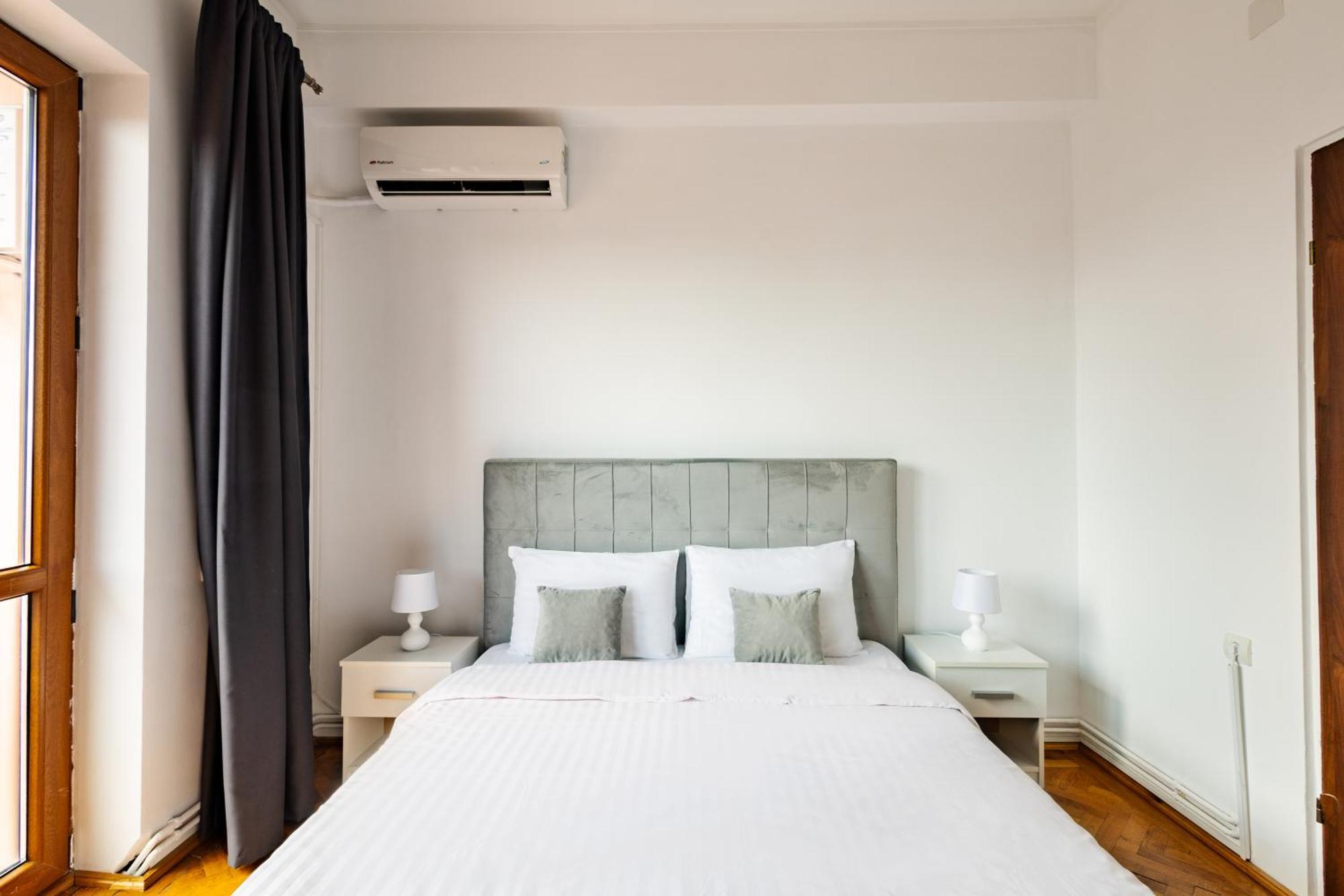 Downtown Victoria Apartments By Citybookings Bucureşti Exterior foto